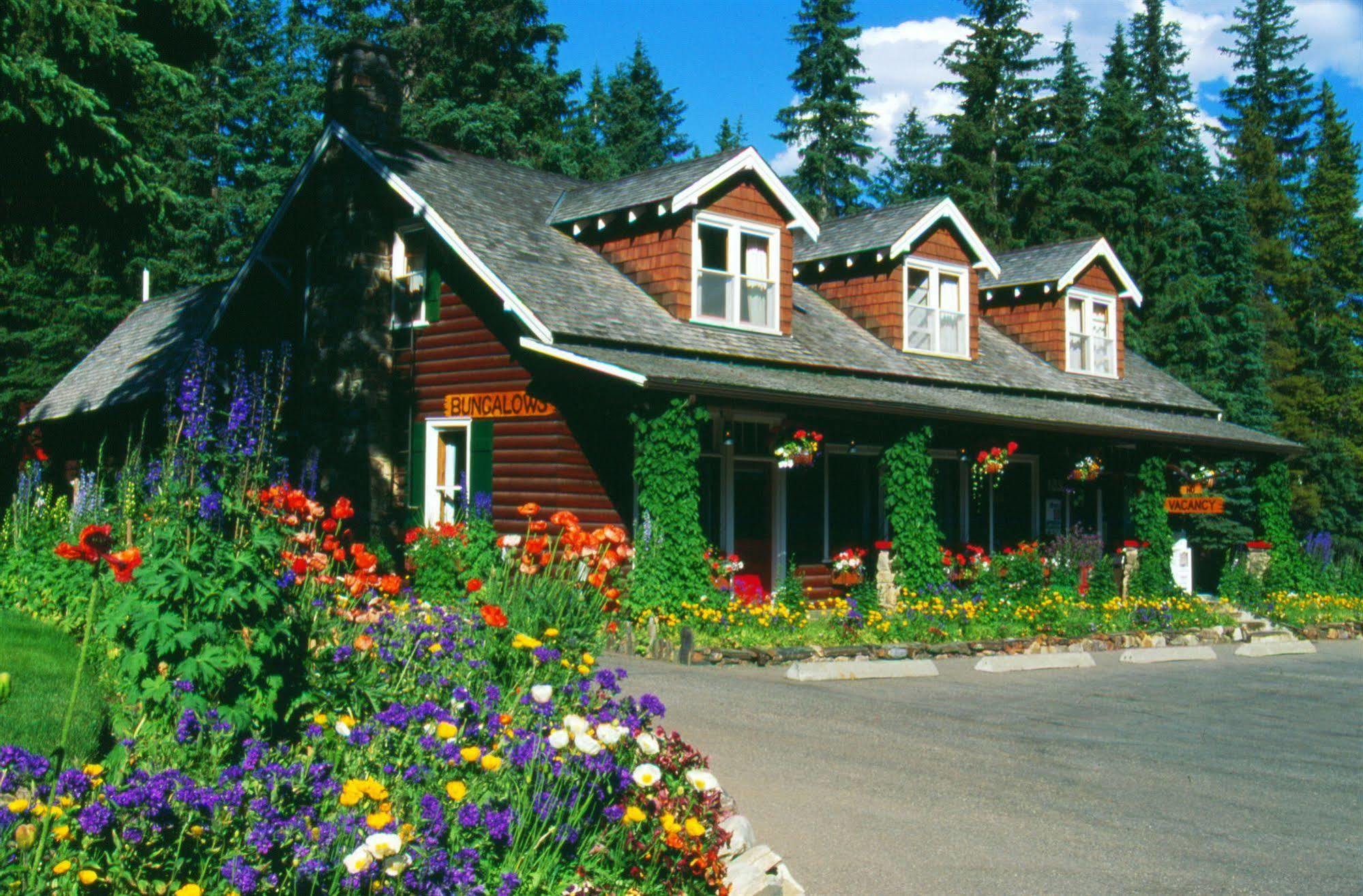 Paradise Lodge And Bungalows Lago Louise Exterior foto